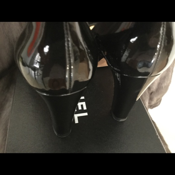 Chanel - Picture 5 of 6